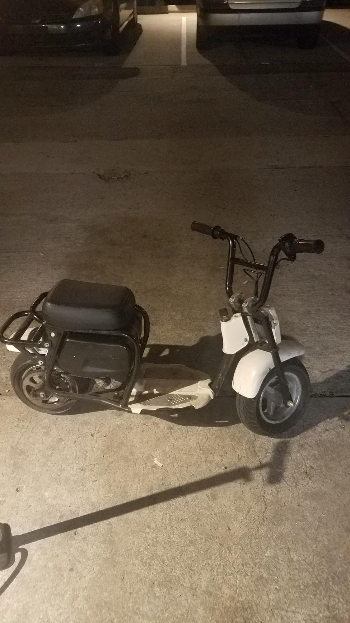2022 burrowmax es350 e-scooter Black