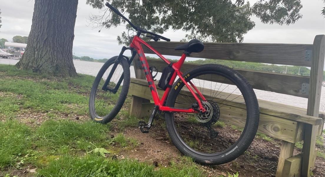 2022 Trek Marlin 8XL Red