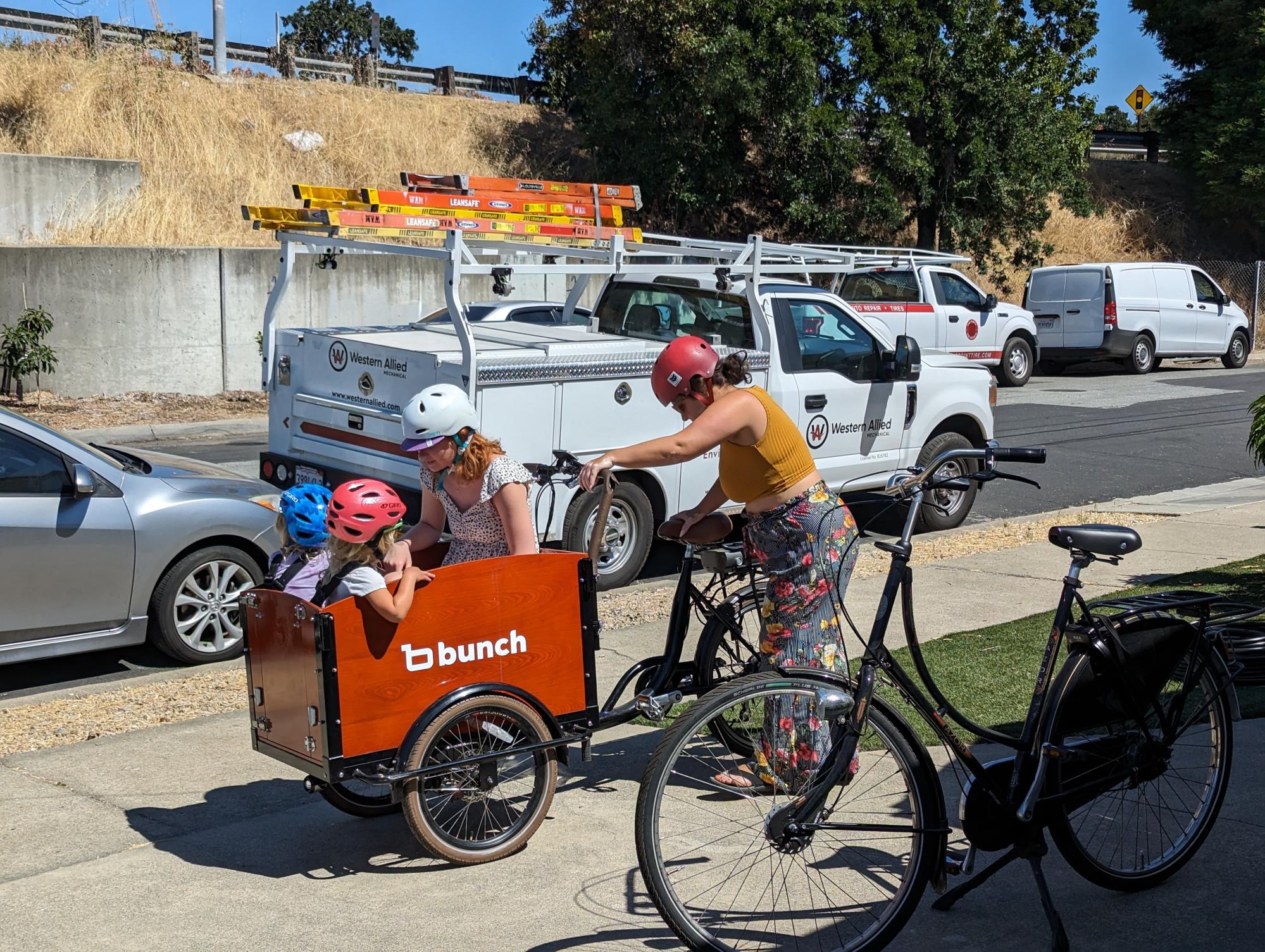 2020 Bunch Bunch cargo bike (front storage) Black