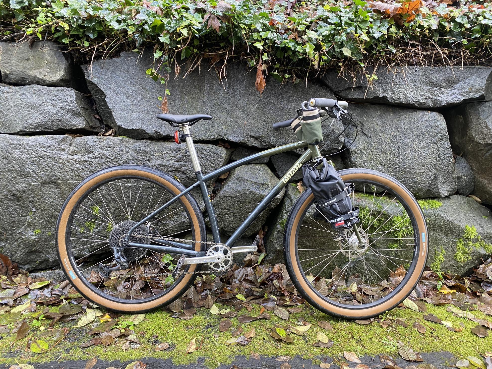 Wilde Súper Tramp Green and Silver, gray or bare metal