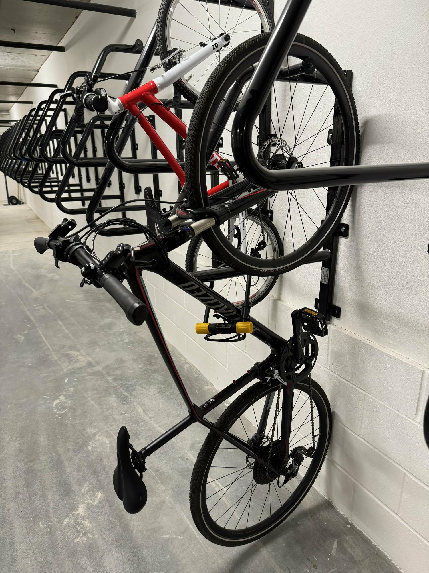 2016 Specialized Sirrus with carbon frame and shock fr... Red