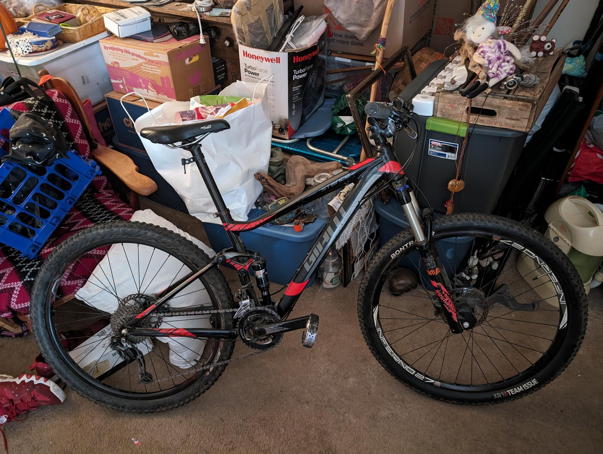 2023 Giant Stance Red