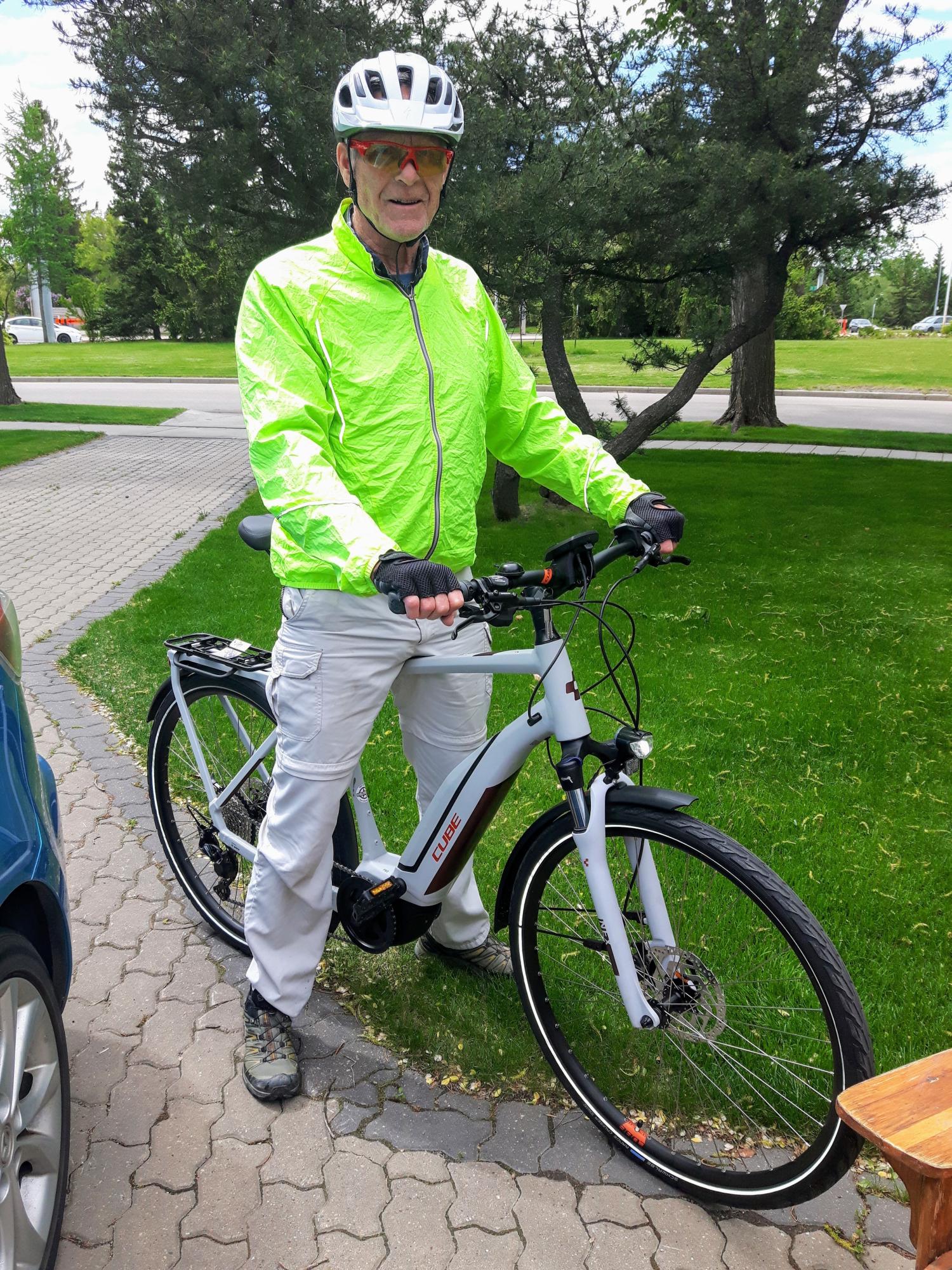 2020 Cube 58cm Silver, gray or bare metal and Silver, gray or bare metal