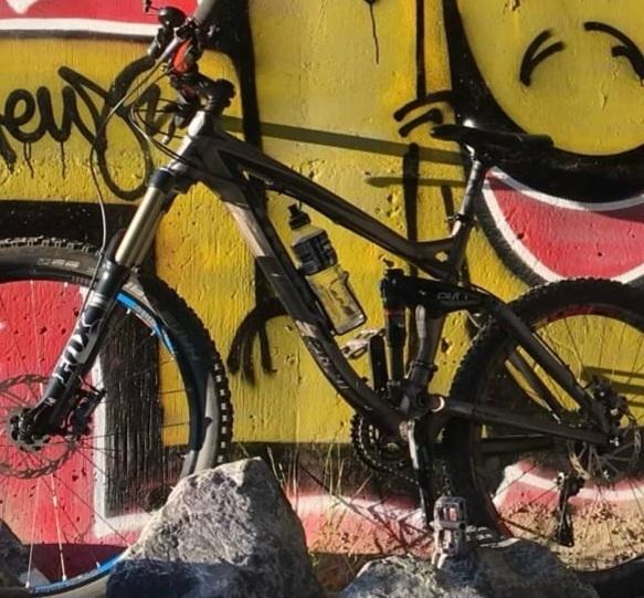 2009 Trek Remedy 7 Silver, gray or bare metal