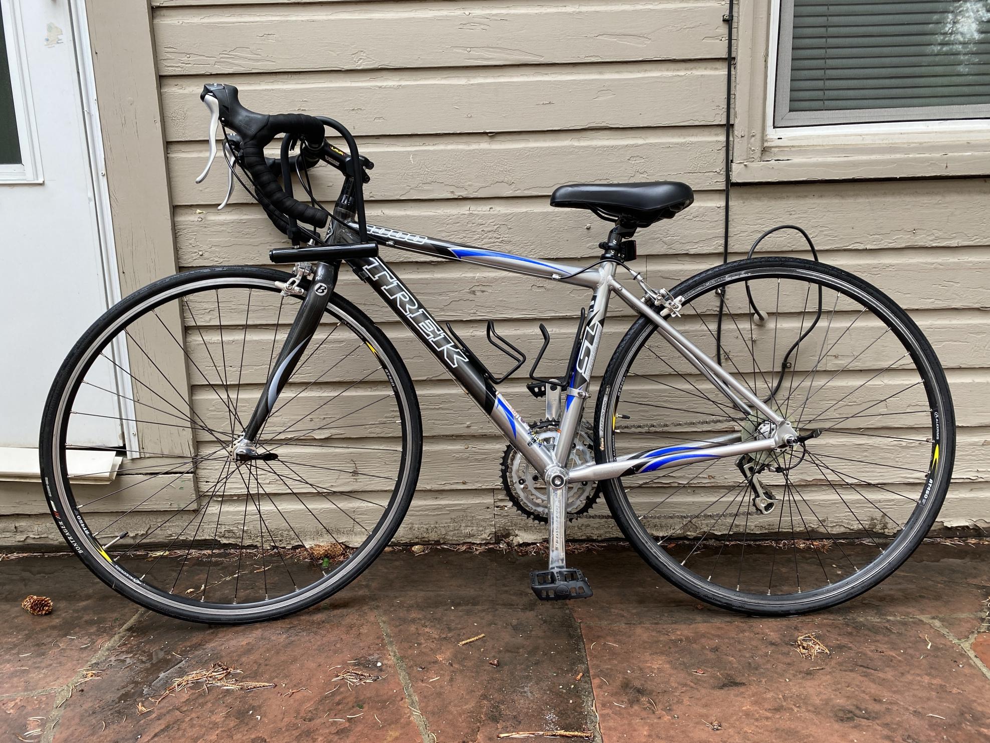Trek 1000 Silver, gray or bare metal, Black, and Blue