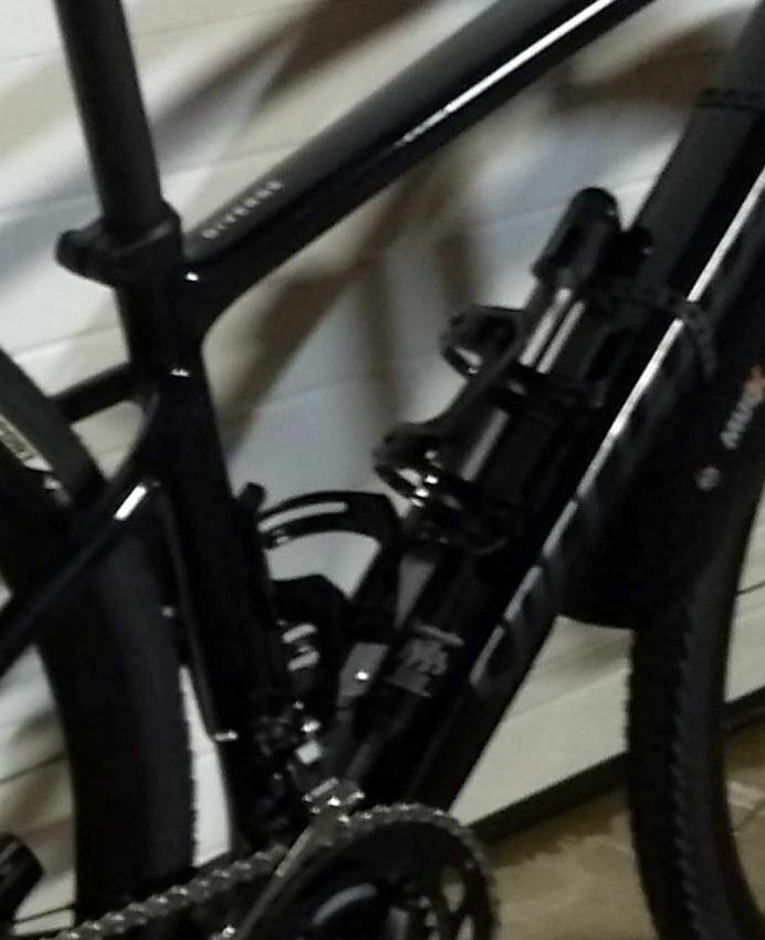 2020 Specialized Diverge Sport Carbon Black, Green, and Orange