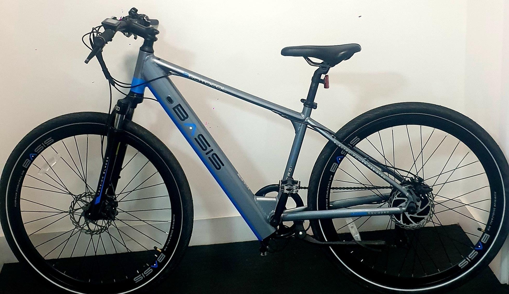 2024 WYP-20240909-1051 BASIC Silver, gray or bare metal and Blue