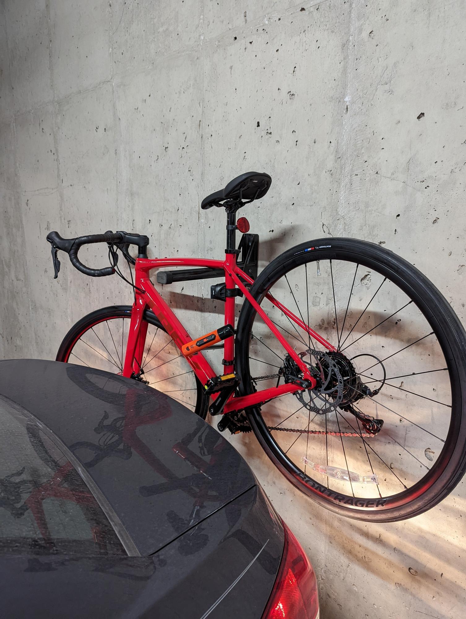 2022 Trek Domane AL 2 Disc Red
