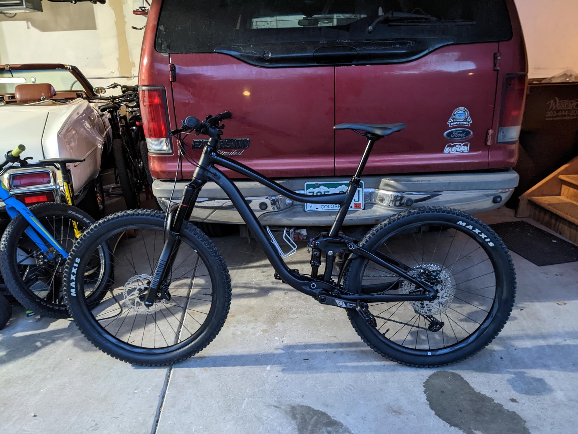 2022 Giant Trance Black