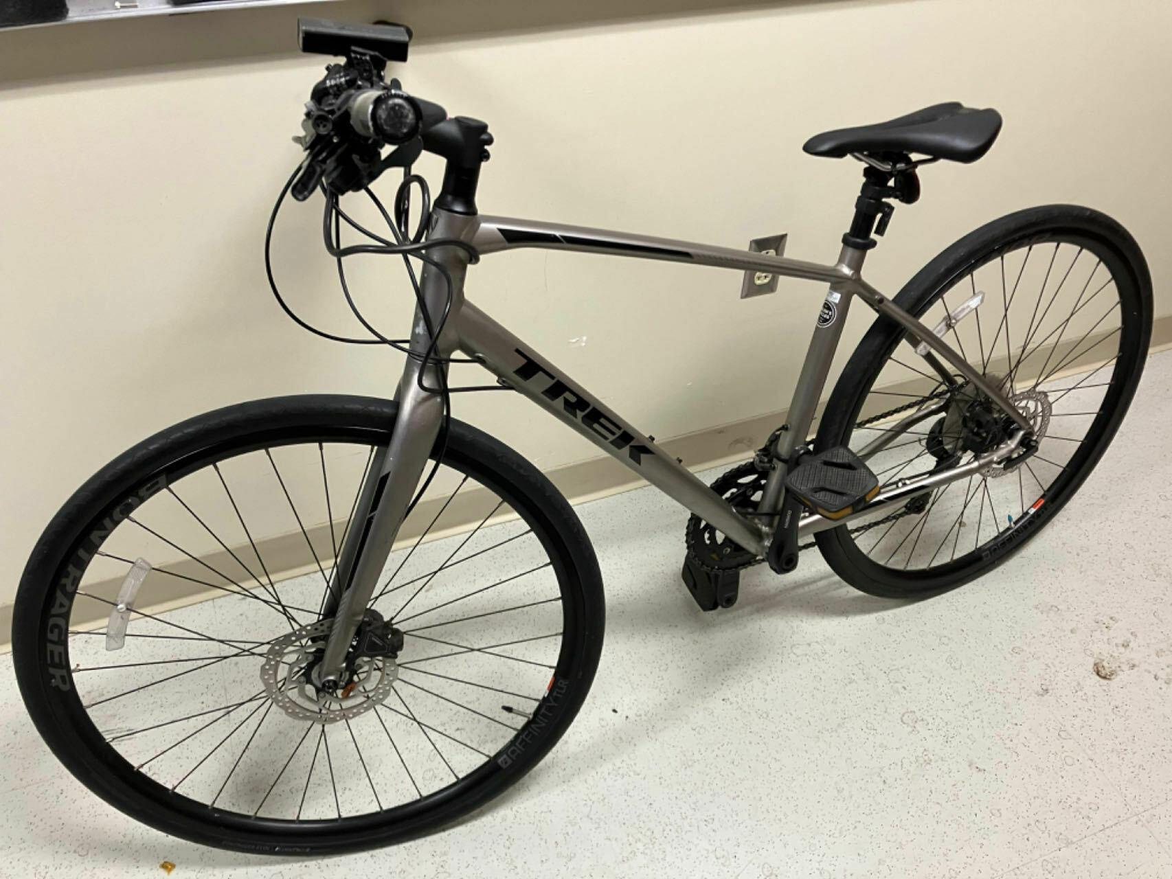 2019 Trek FX S4 Silver, gray or bare metal