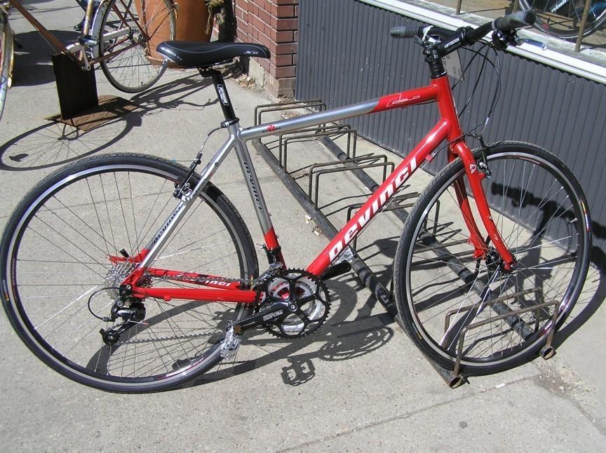 2006 Devinci hybrid commuter Red