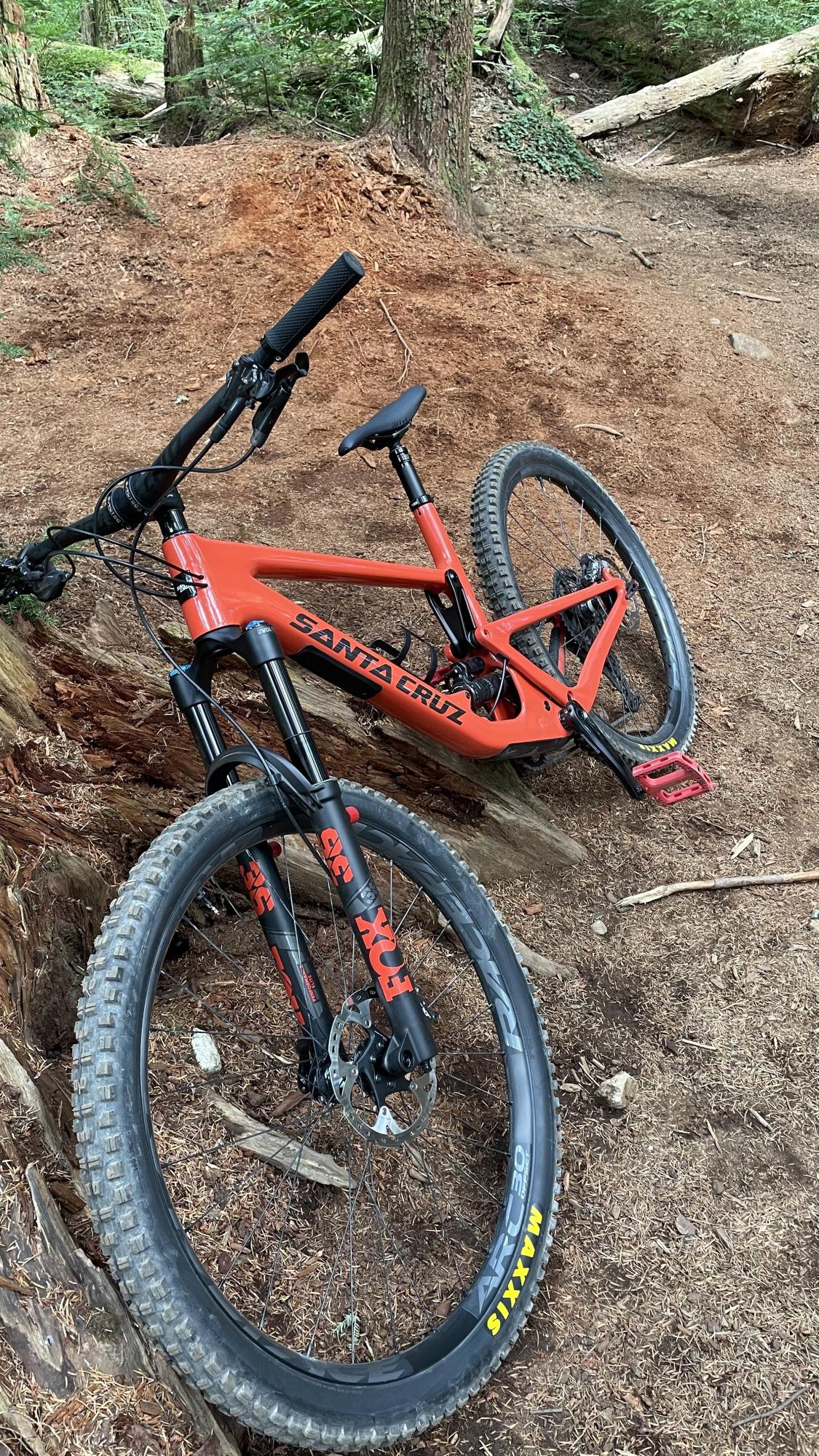 2020 Santa Cruz Hightower C Orange