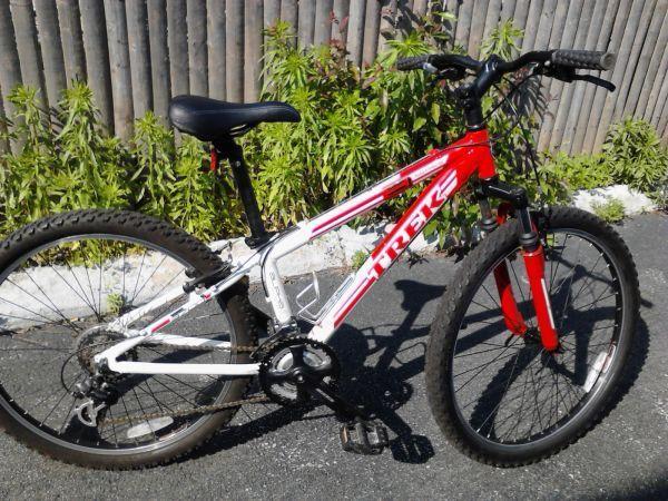 2009 Trek 3700  Black