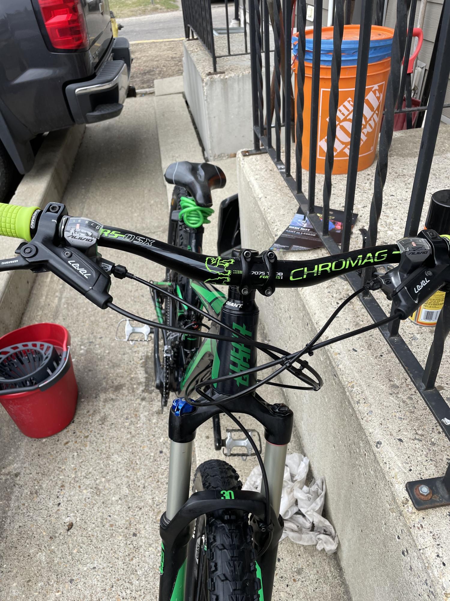 2016 Giant Full suspension Green
