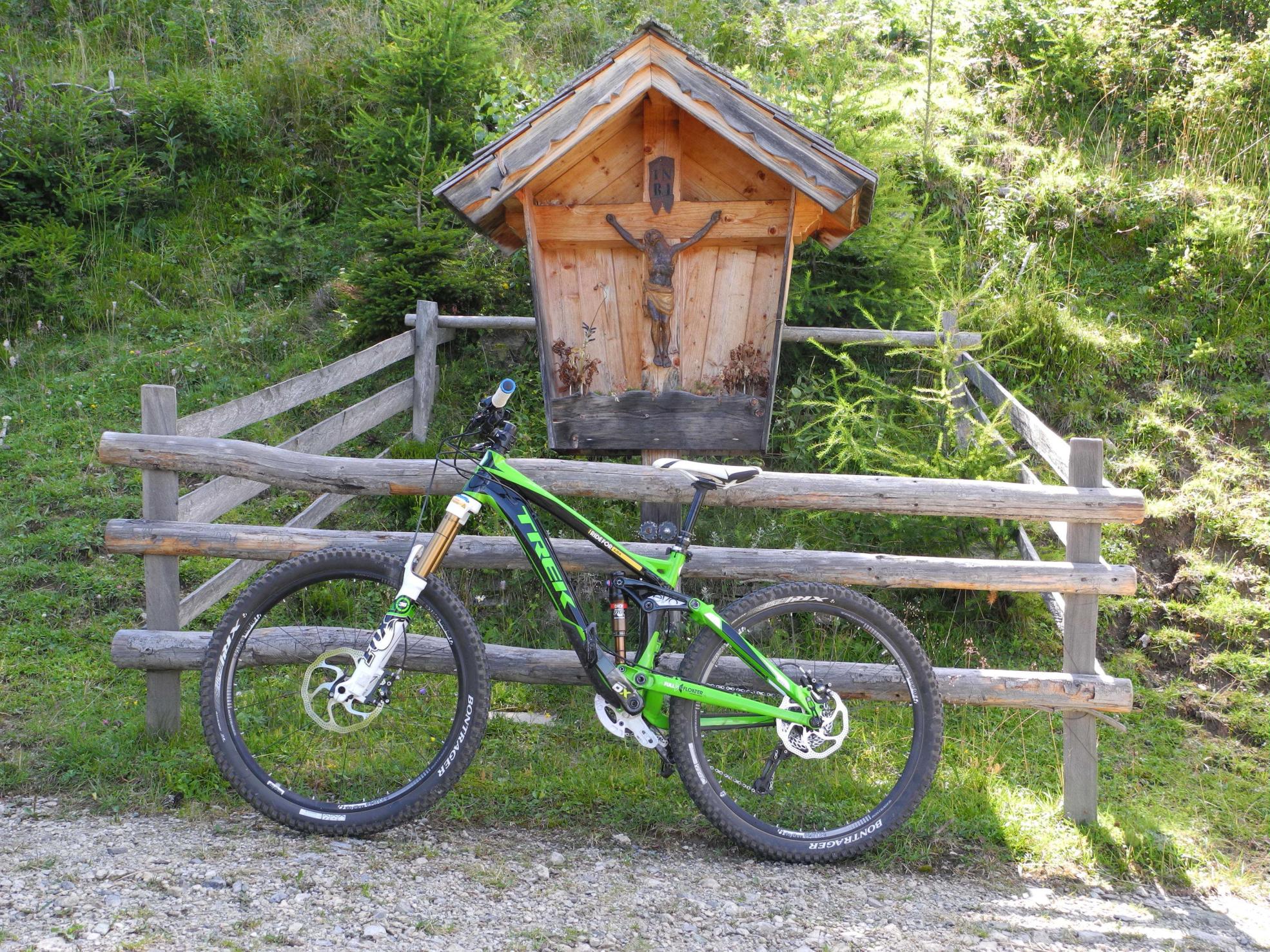 2012 Trek Slash 9 Green and Black