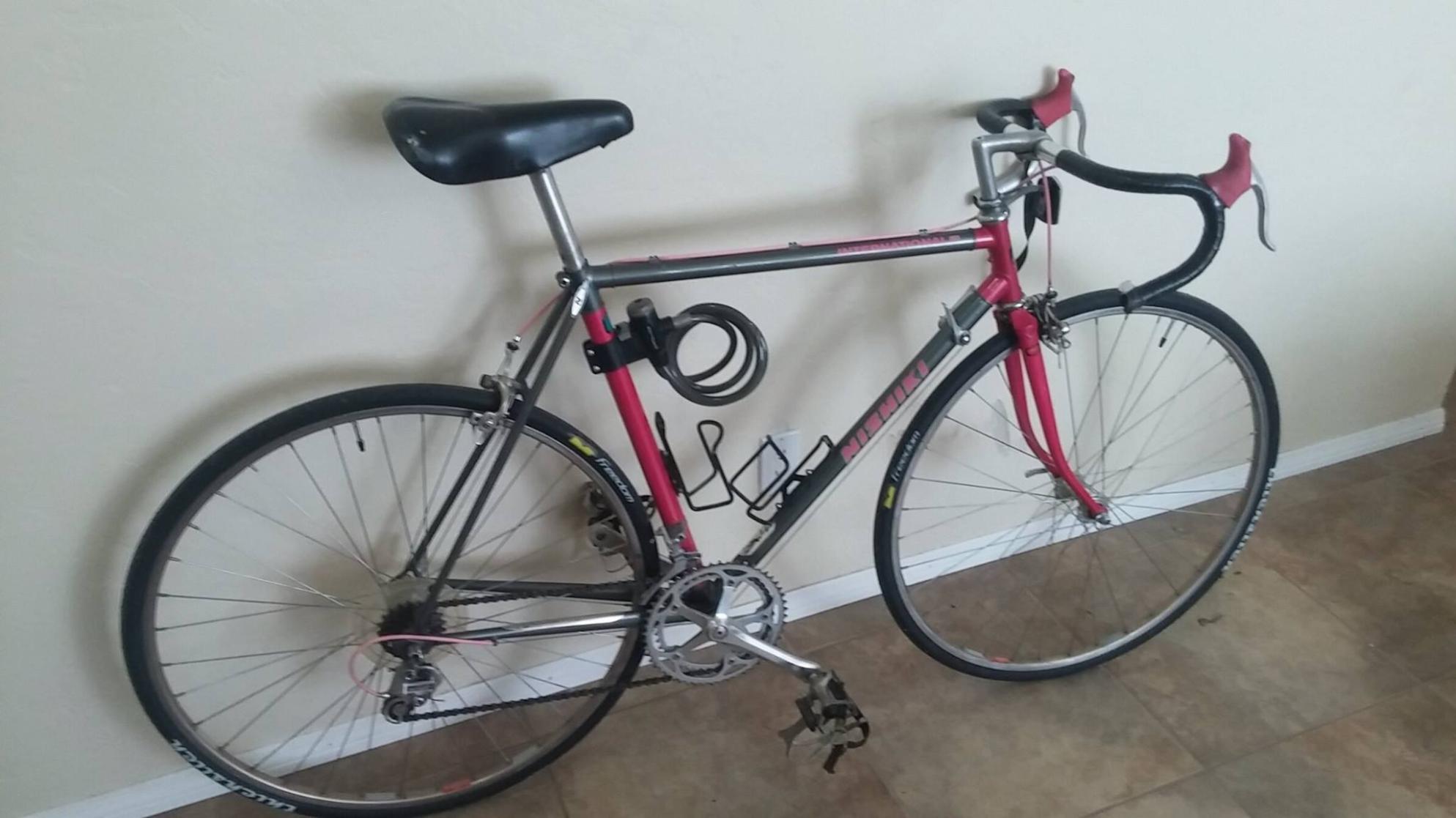 Nishiki International Silver or Gray and Pink