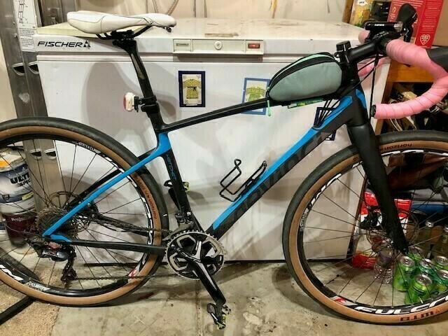 Devinci Hatchet Black and Blue