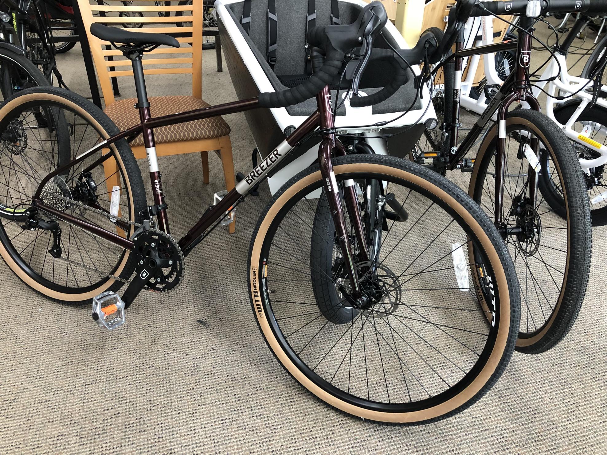 2023 Breezer Radar Expert Red