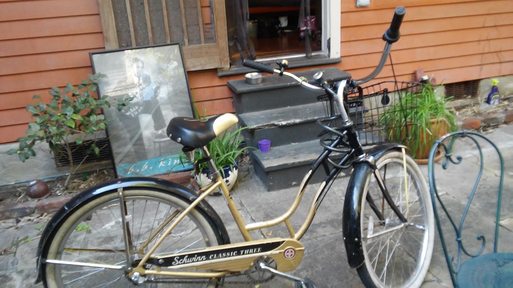 2016 Schwinn Classic Cruiser Three Black and Yellow or Gold