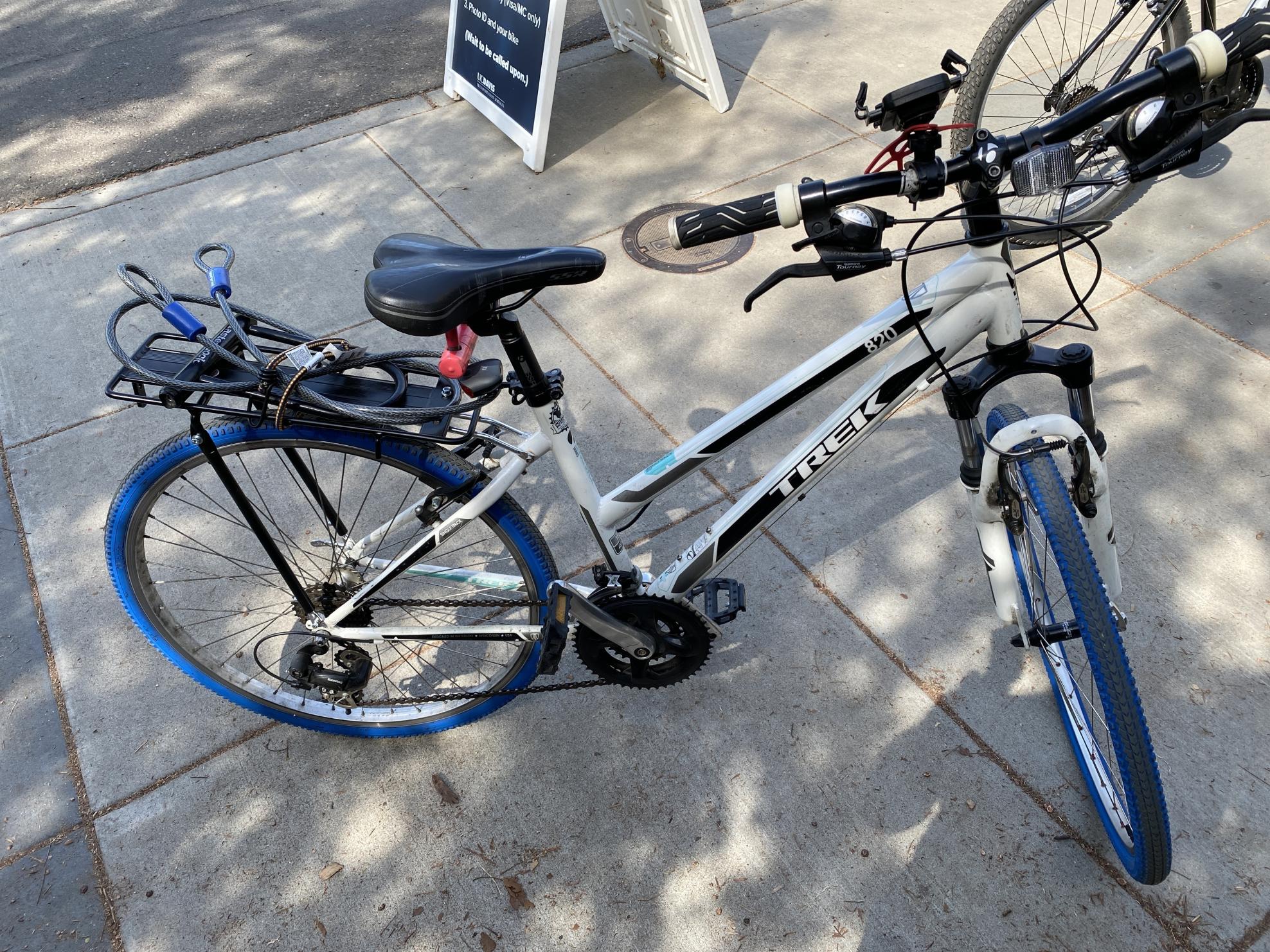 Trek Single Track 820 White and Black