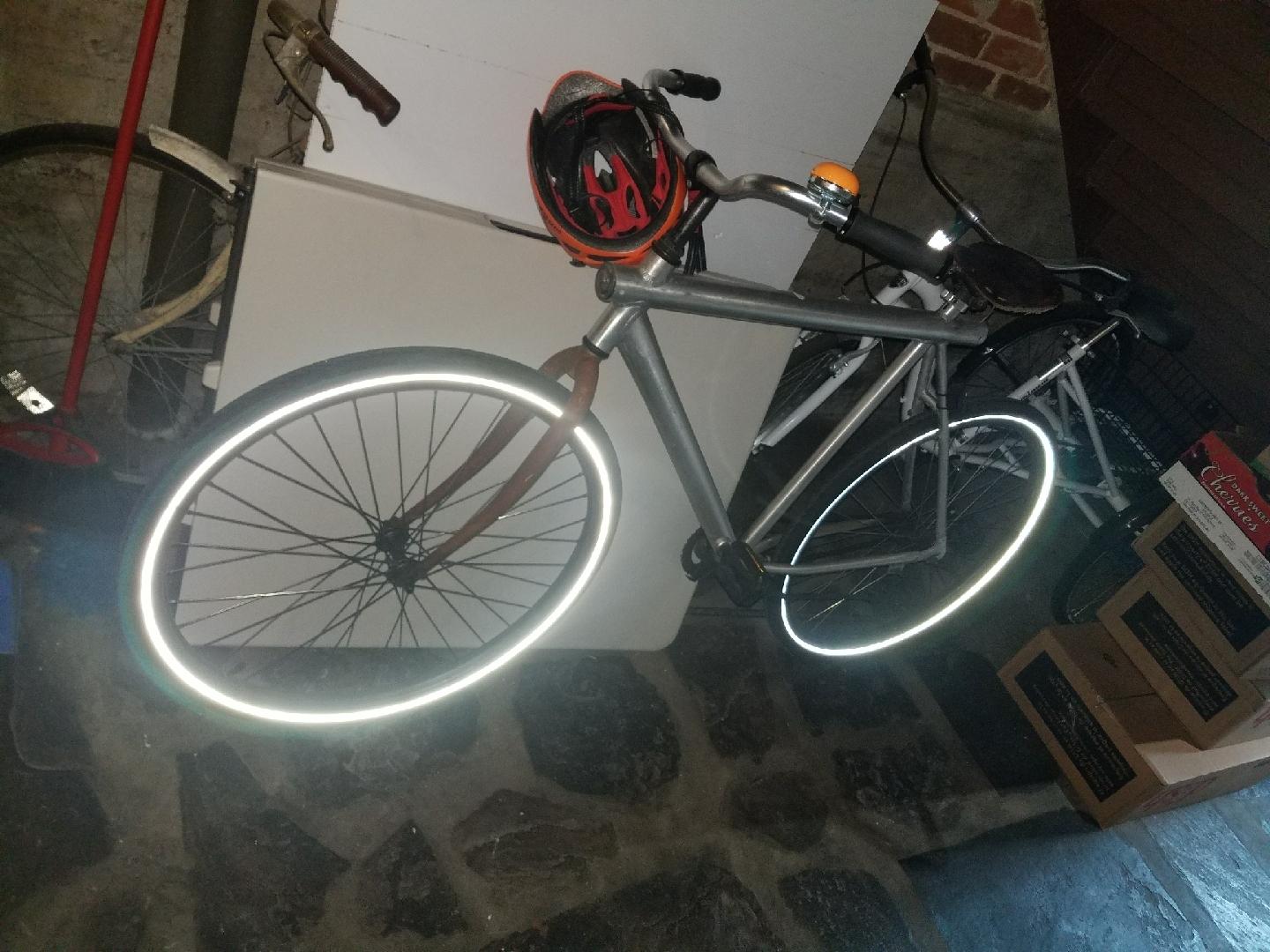 Vanmoof Silver or Gray