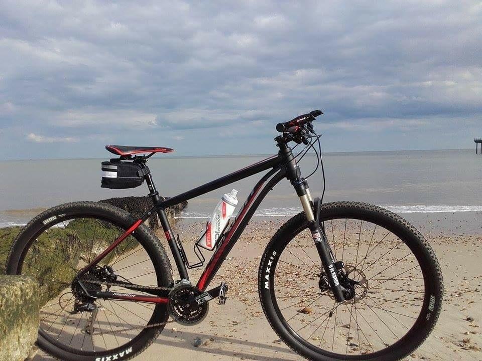 2016 Merida Bikes Big Nine 100 Black and Red