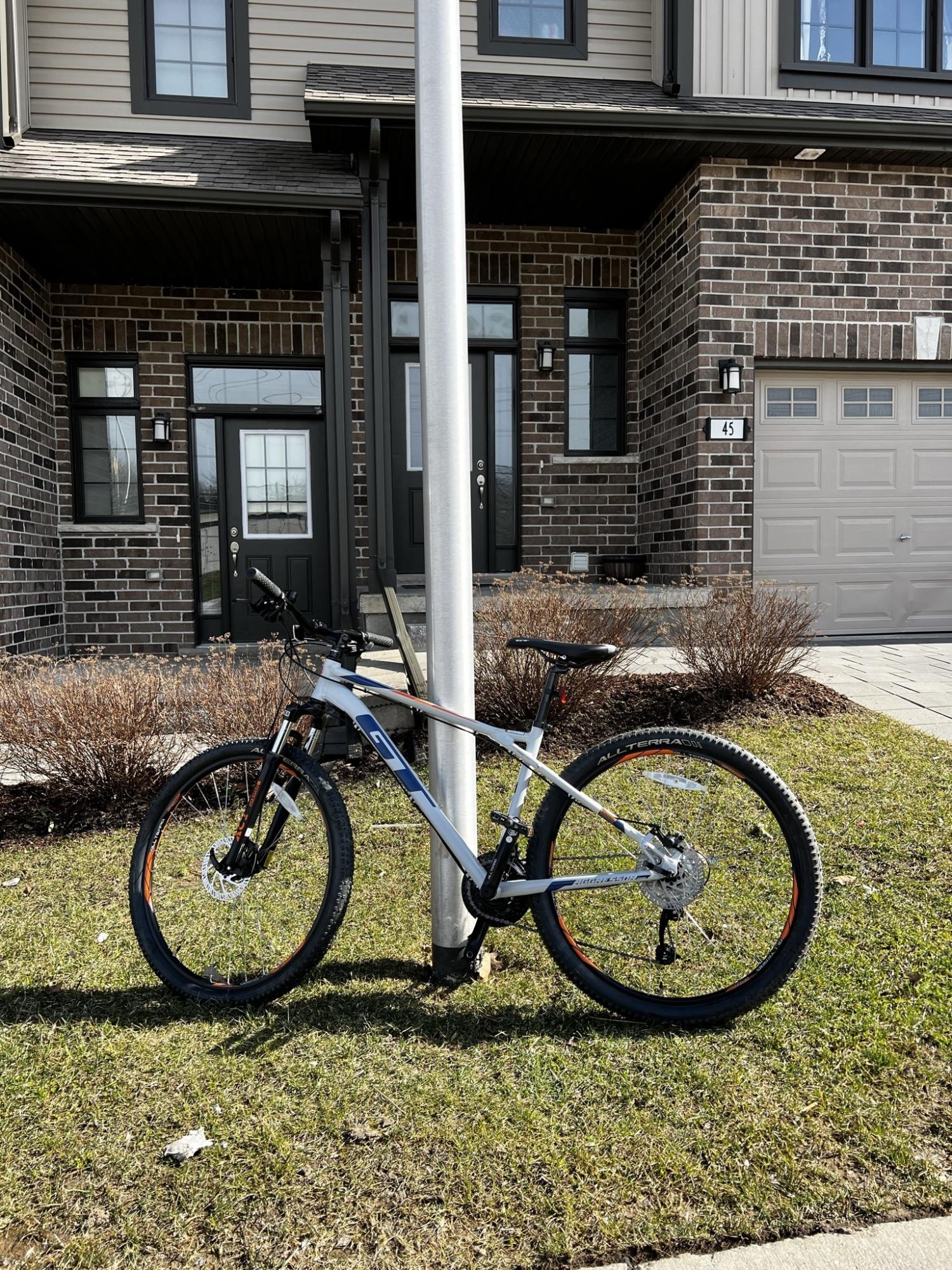 2021 GT Bicycles Silver, gray or bare metal