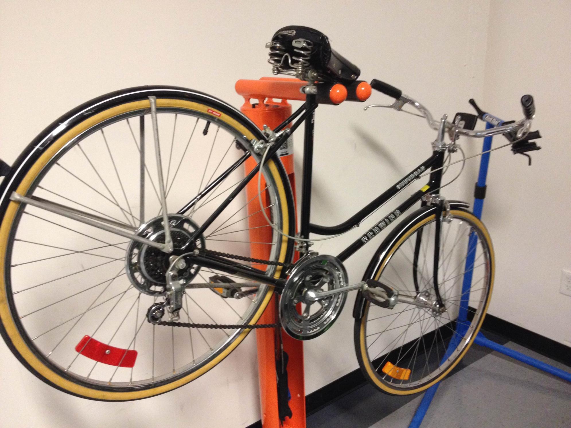 Schwinn Suburban Black