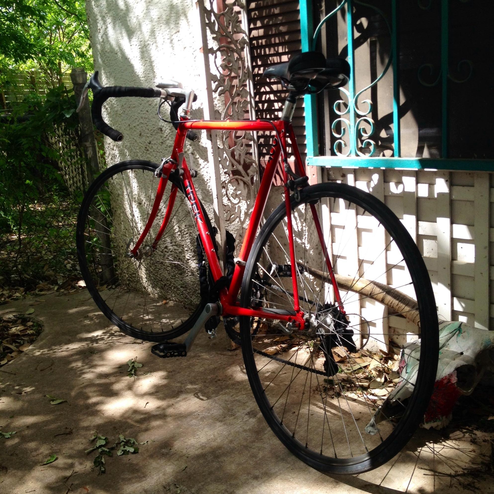 Trek 400   Red