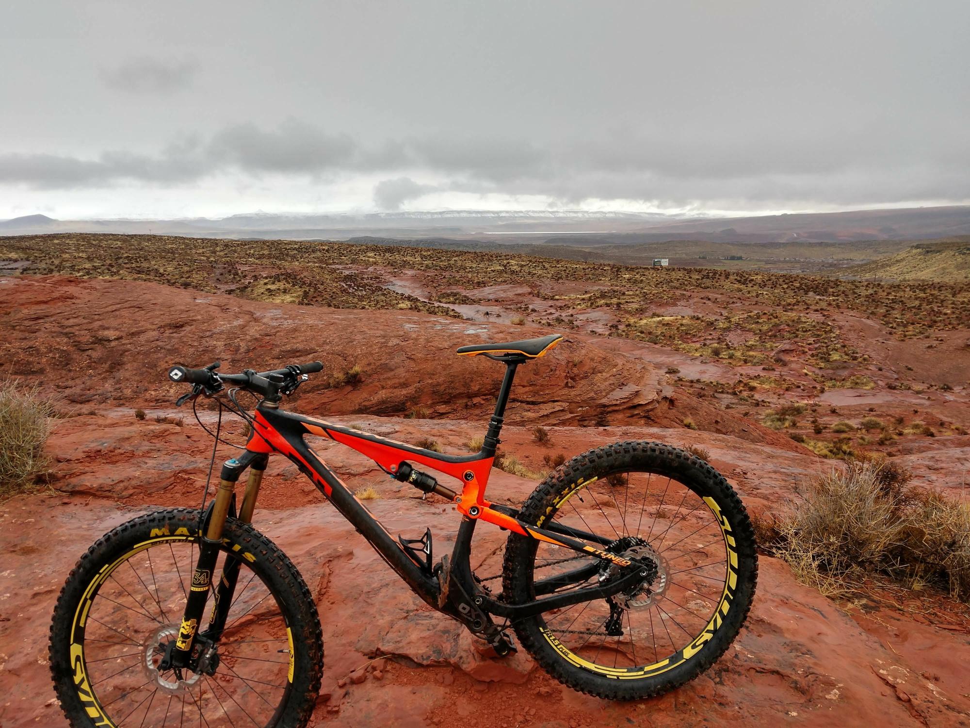 2016 SCOTT Genius 700 Tuned Plus Black and Orange