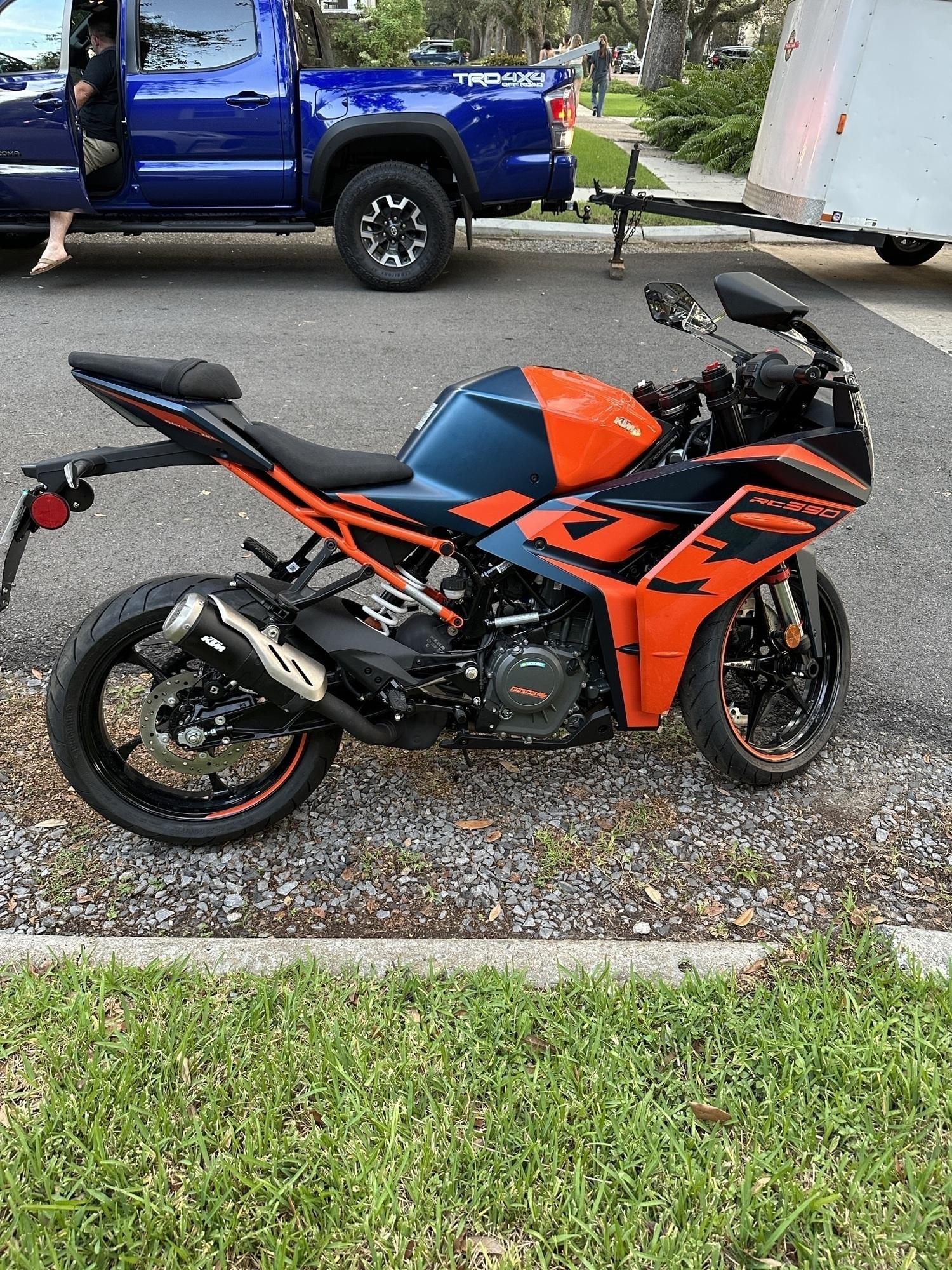 2022 KTM RC390 Orange