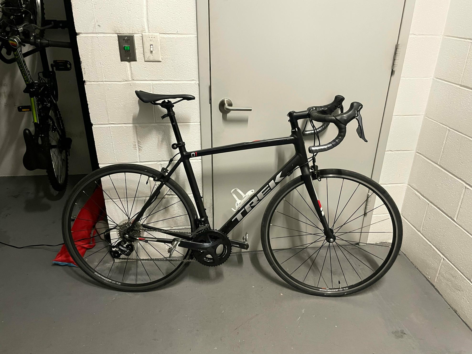 2023 Trek 1.2 C H2 56 BK2017 Black