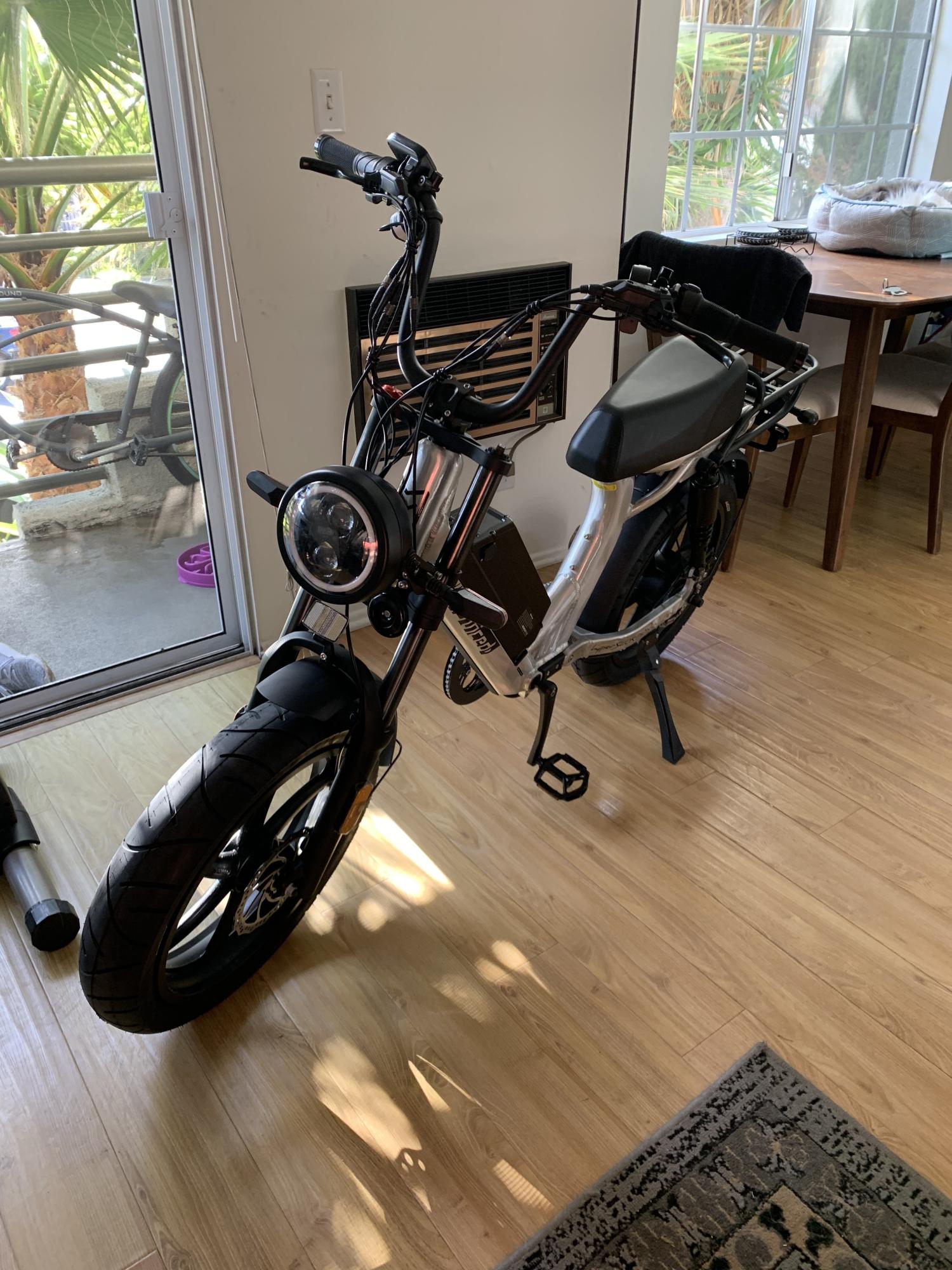 2022 Juiced Bikes Hyper scorpion Silver, gray or bare metal