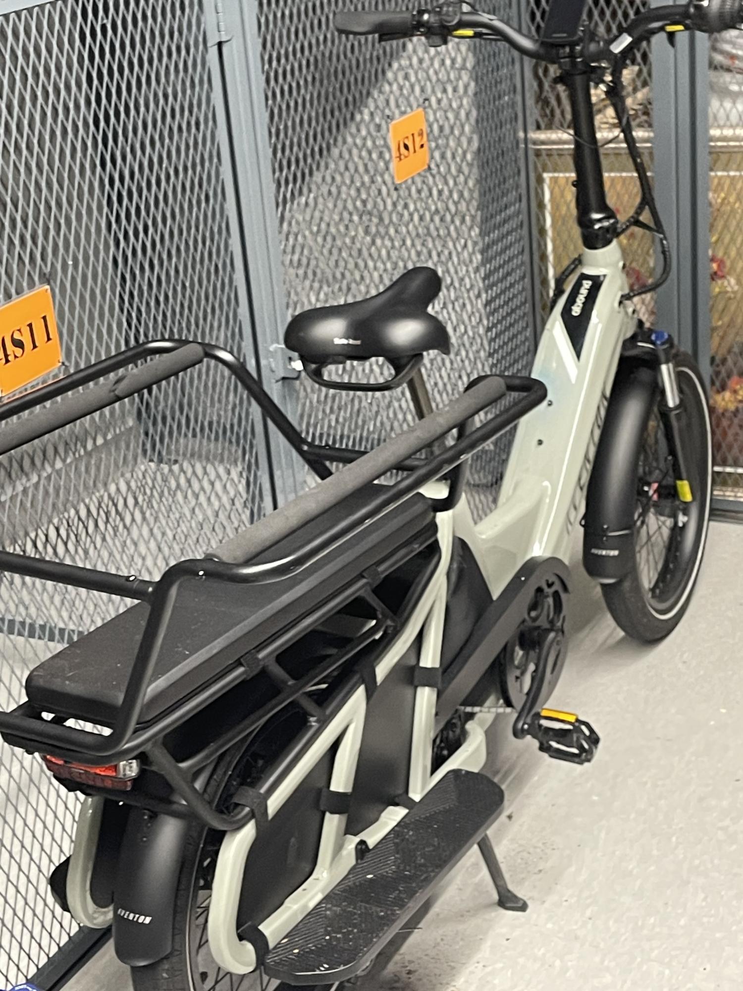 2023 Aventón Abound cargo bike rear (e.g. longtail) Silver, gray or bare metal