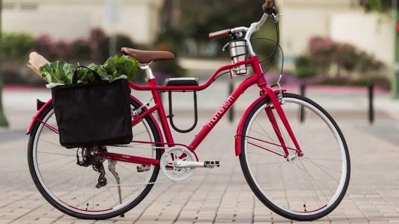 2016 Momentum Street Red