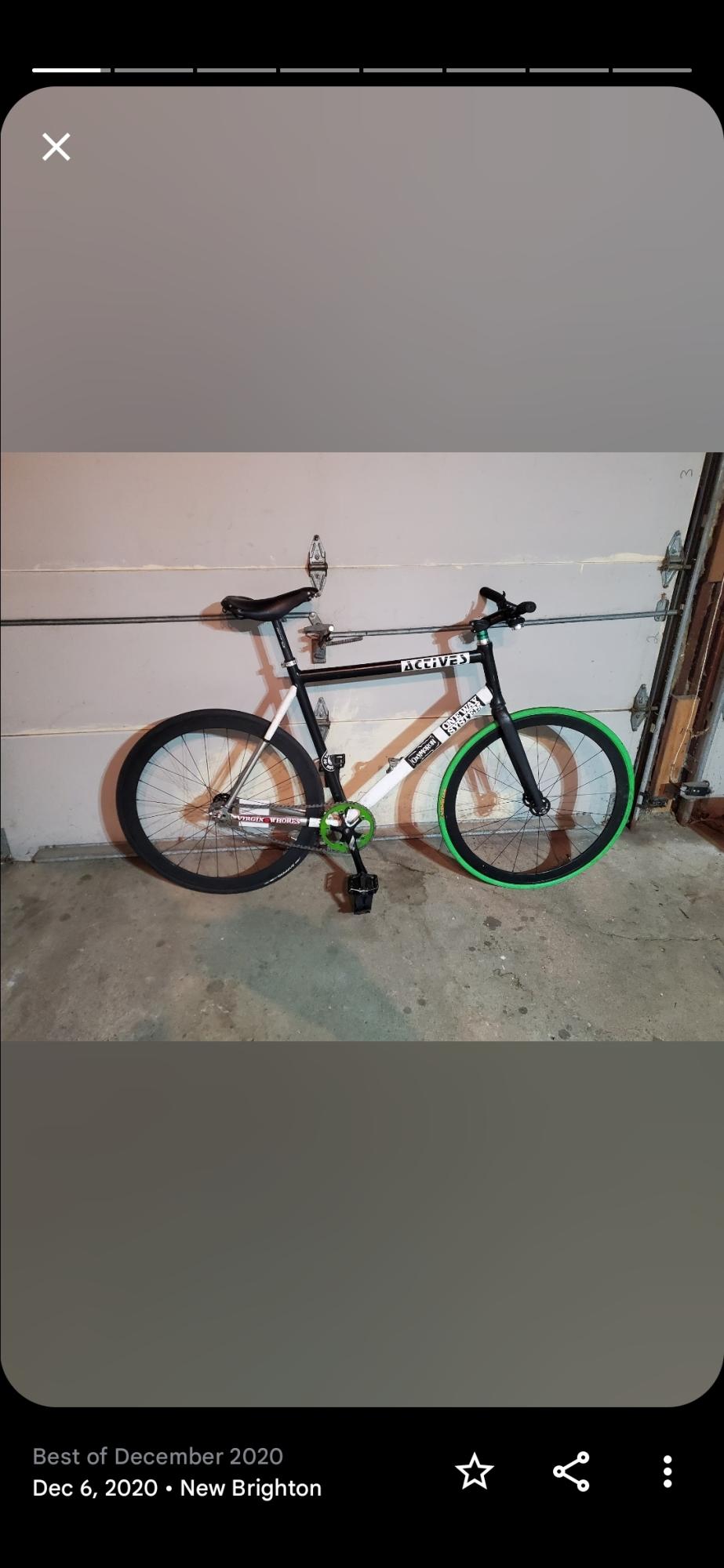 Giant Bowery White and Black