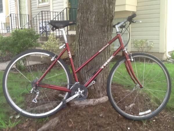2010 Trek 730 multitrack Red