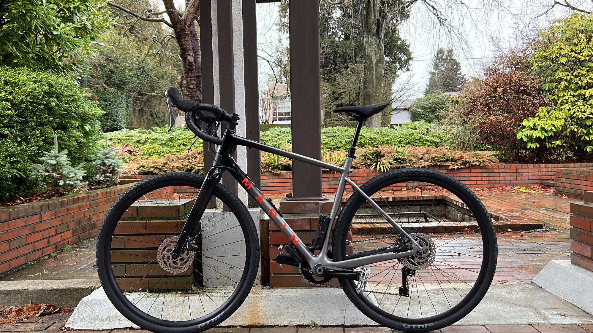 2022 Marin Bikes Headlands Black and Silver, gray or bare metal