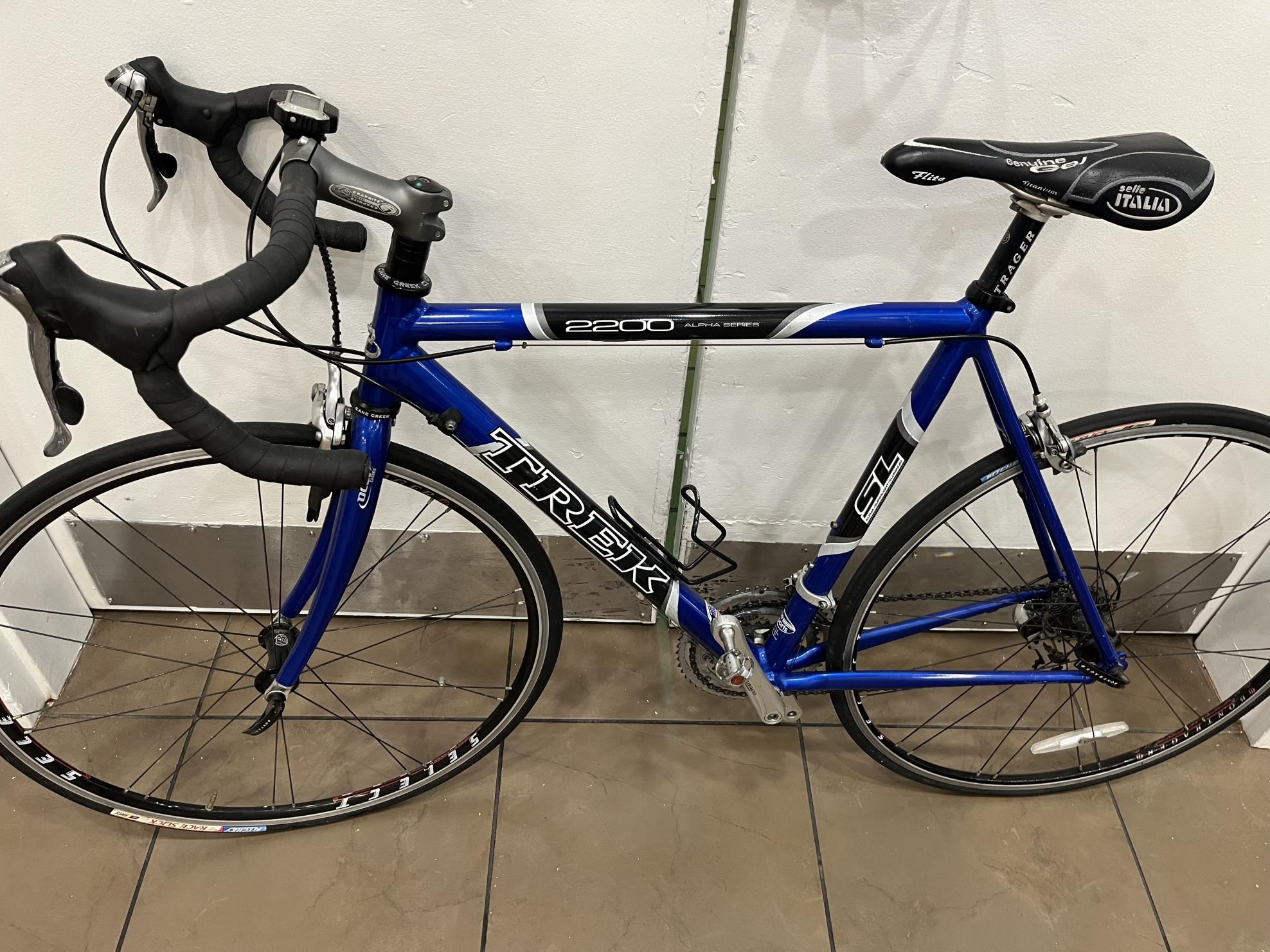 Trek 2200 Blue