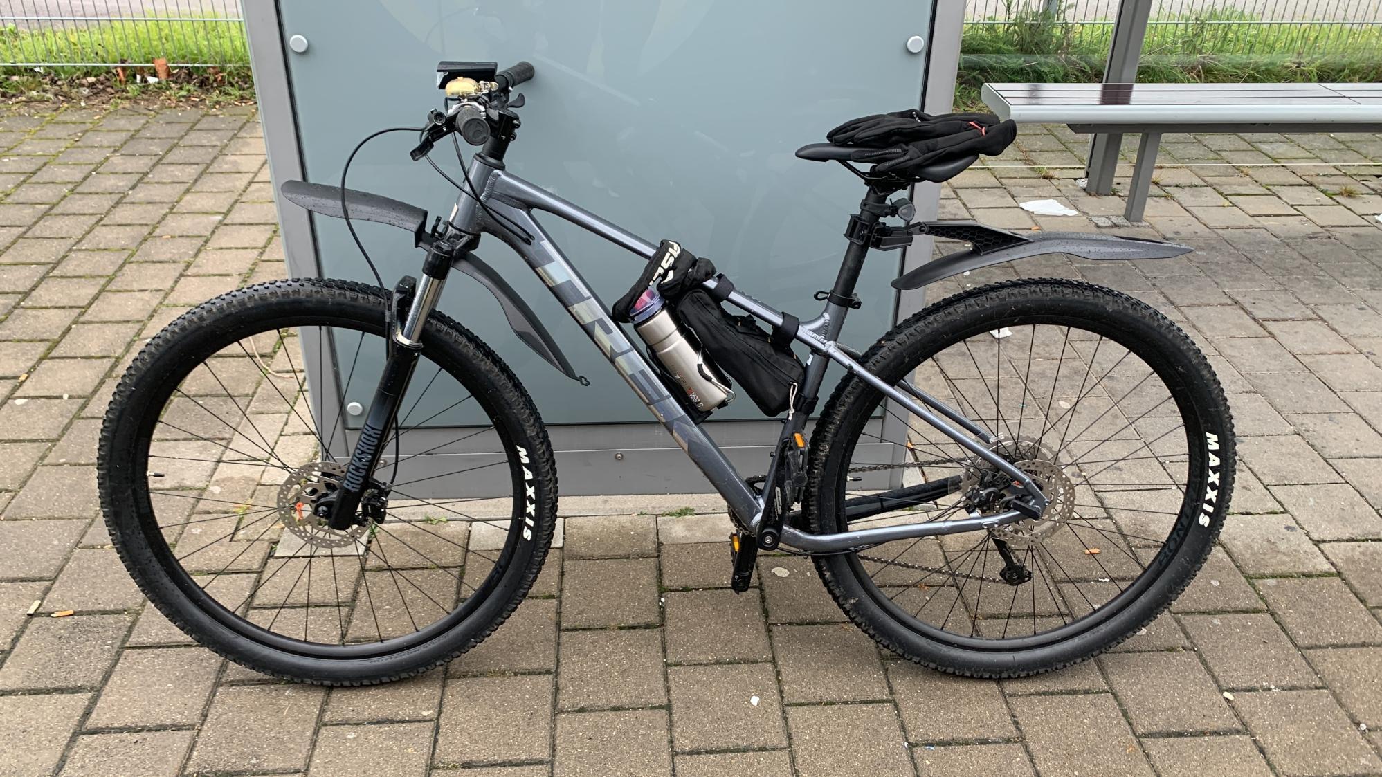 2023 Trek WTU232C7142T Silver, gray or bare metal