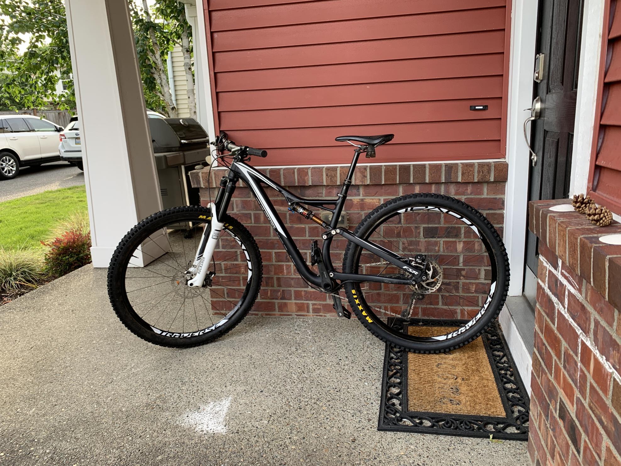 2016 Specialized Stumpjumper FSR Comp Elite Black and White