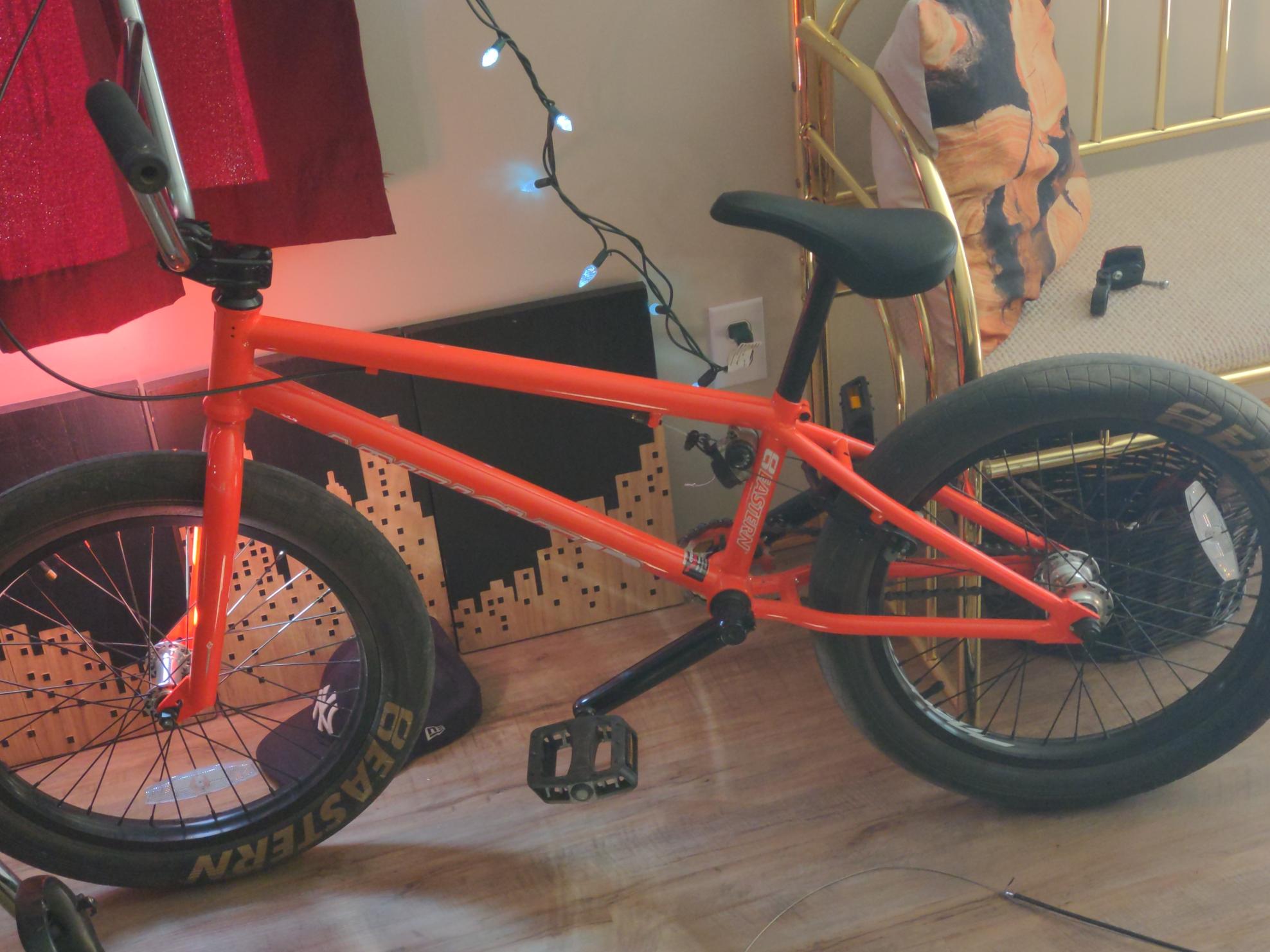 2022 Eastern JAVELIN Orange