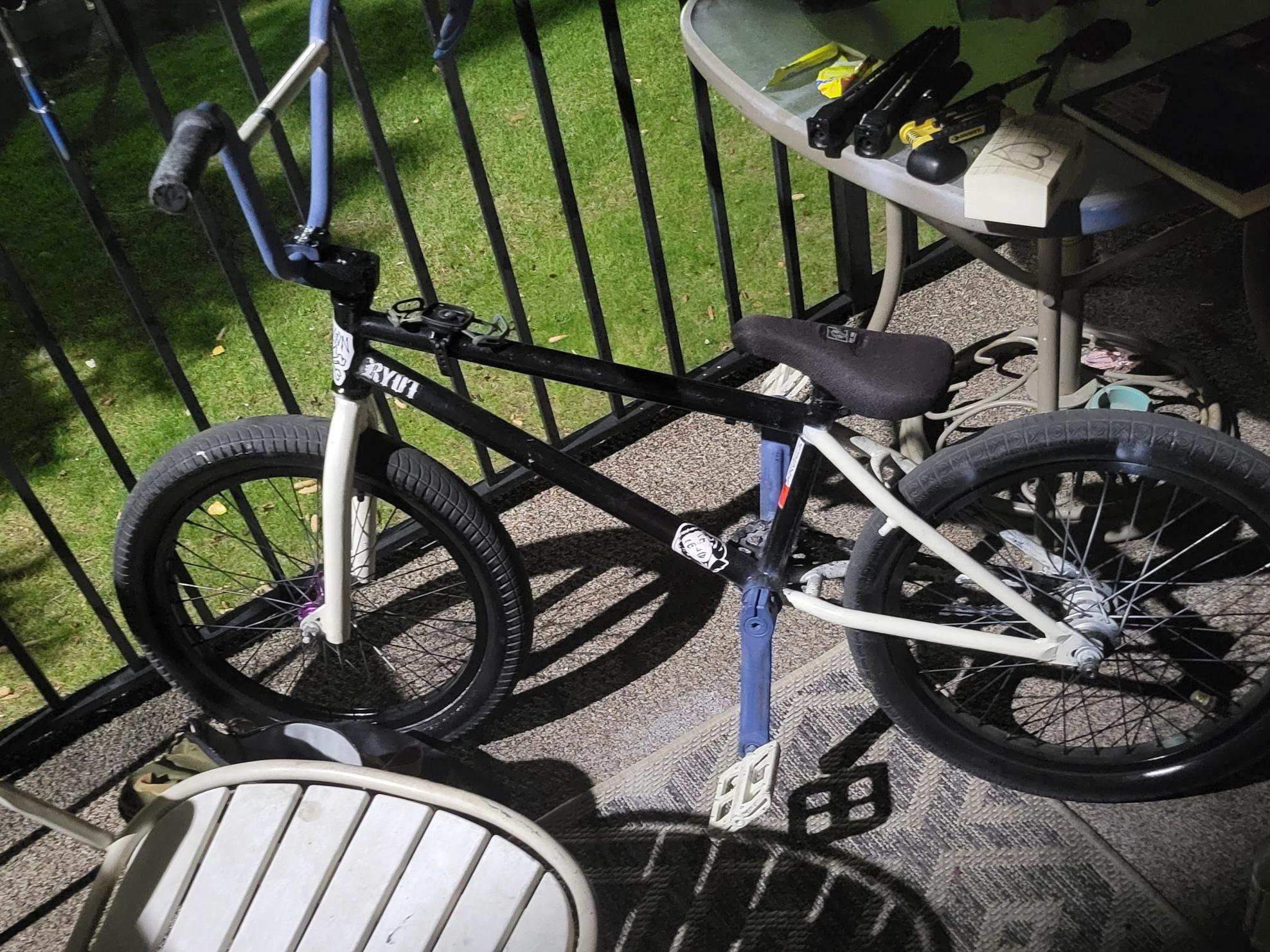 2018 Fit bike Co. Black, Blue, and White