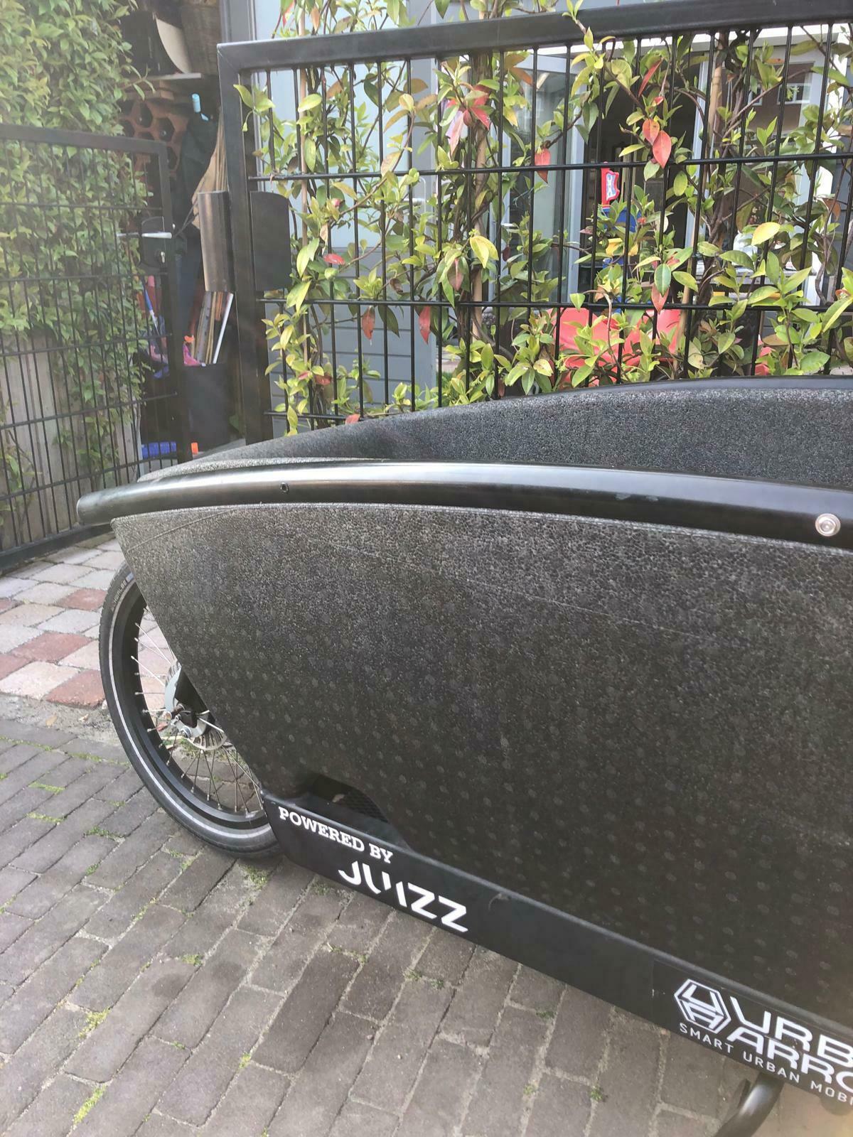 2018 Urban Arrow UAMM190189 Black