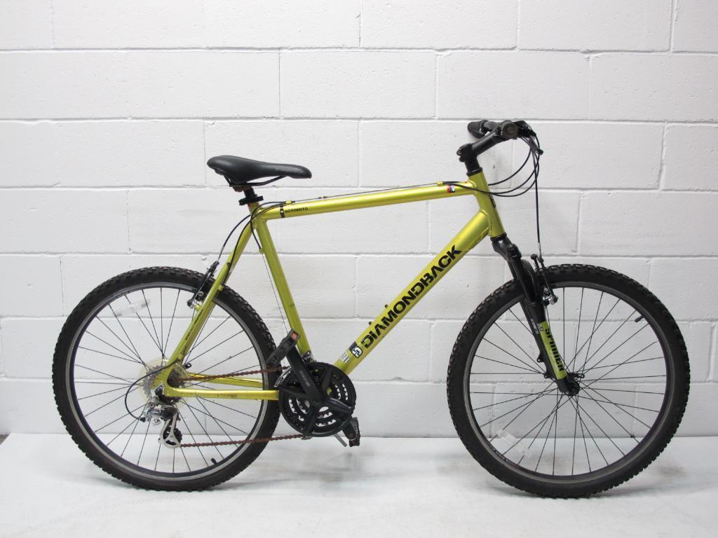 2010 Diamondback Sorrento SB78 bicycle Yellow or Gold and Yellow or Gold