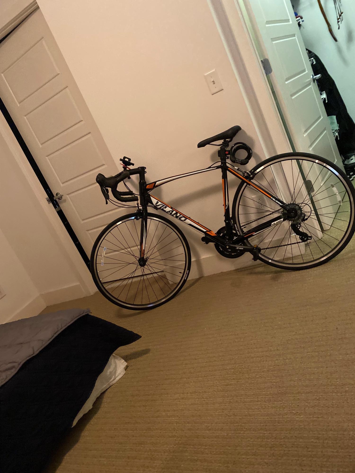 Vilano Vilano Shadow 3.0 Road Bike with Inte... Black, Orange, and White