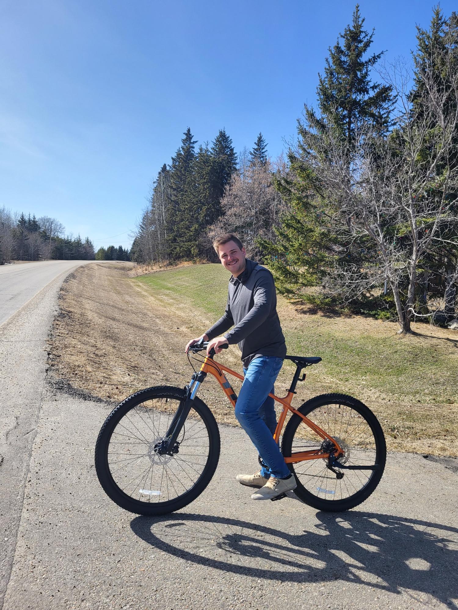 2022 Trek Marlin 6 Orange