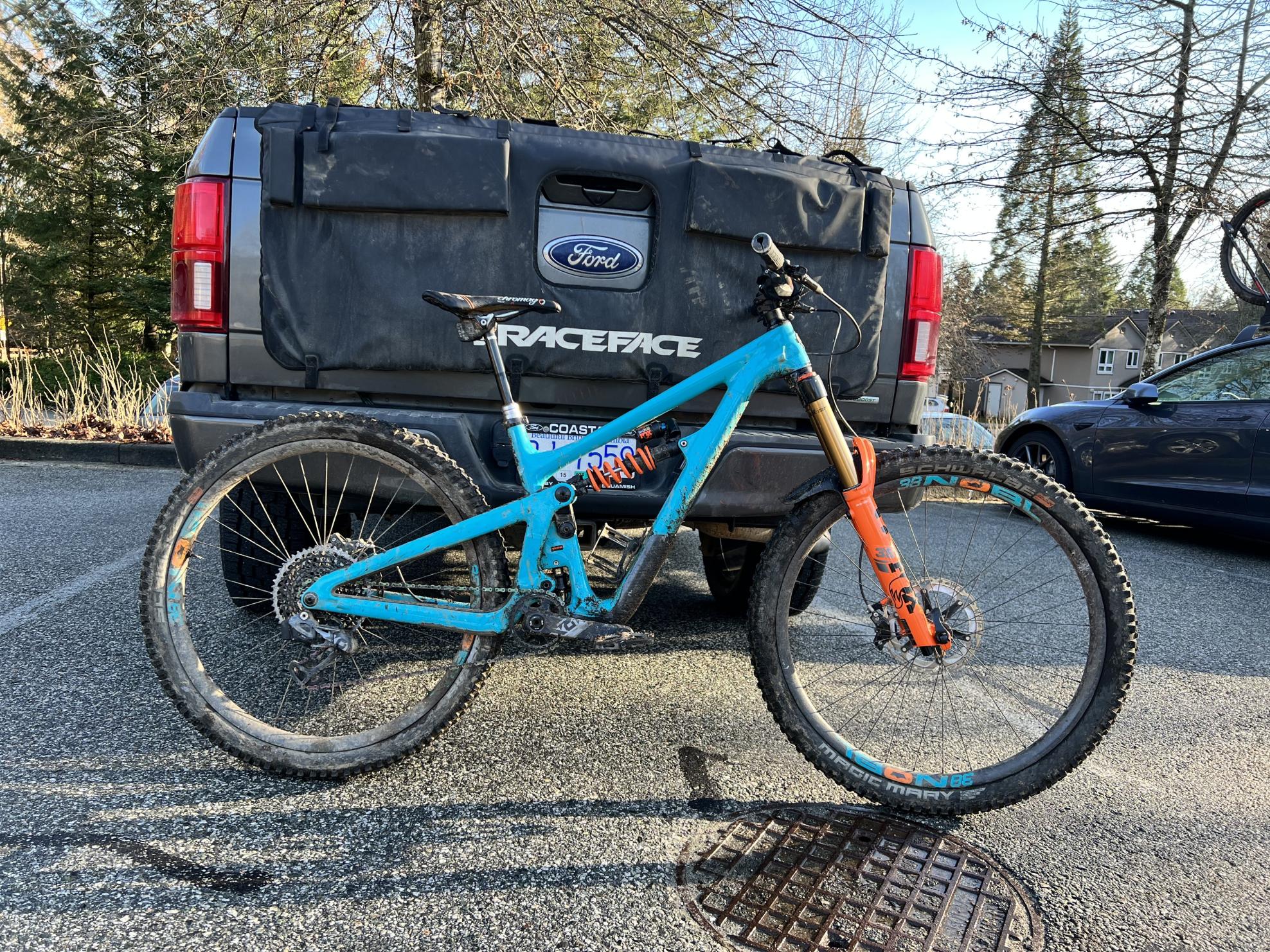 2021 Yeti SB150 Teal