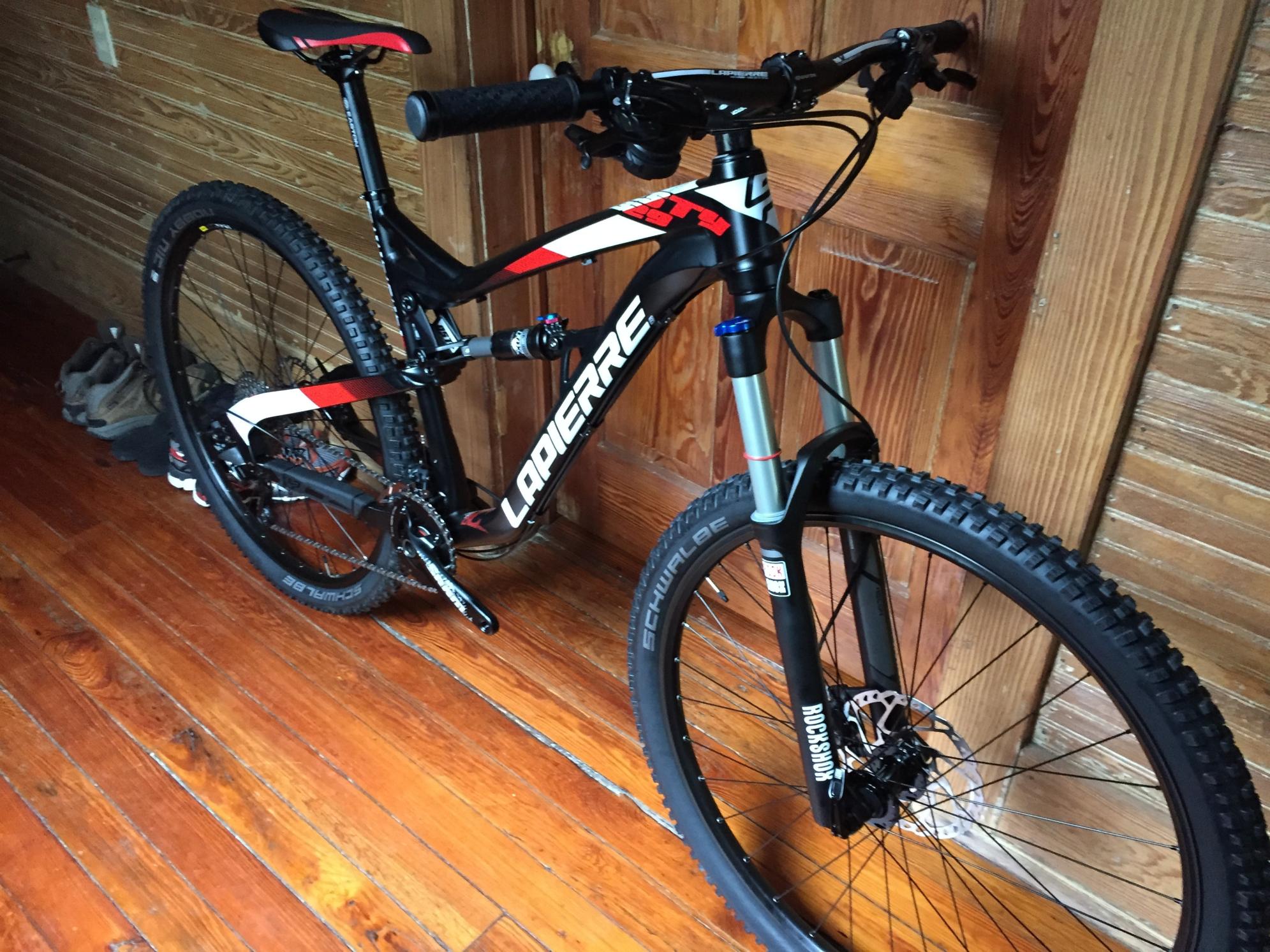 2015 Lapierre Zesty TR 329 Black, Red, and White