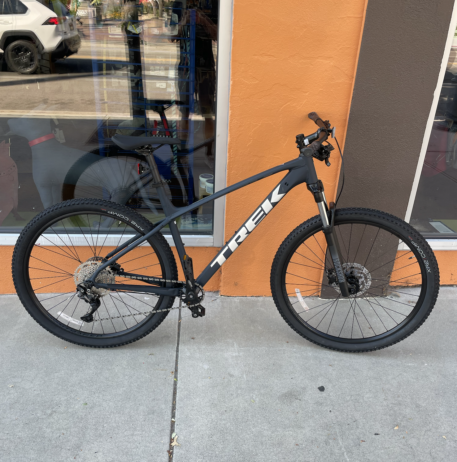 2021 Trek Black